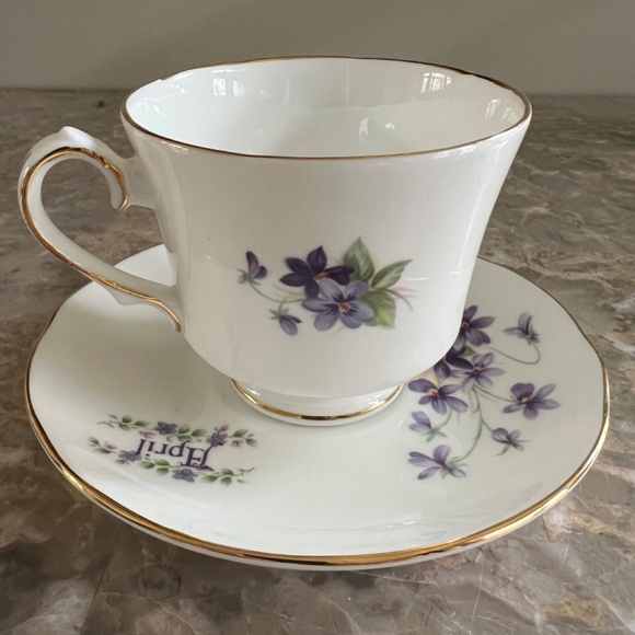 Vintage Duchess 'April' Cup & Saucer - Picture 5 of 12